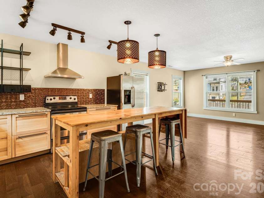 309 London Road, Asheville, NC 28803.  MLS# CAR4353923, YatesRealty ID 4025. 