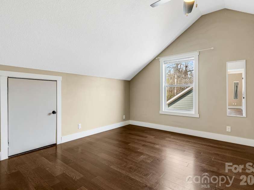 309 London Road, Asheville, NC 28803.  MLS# CAR4353923, YatesRealty ID 4025. 