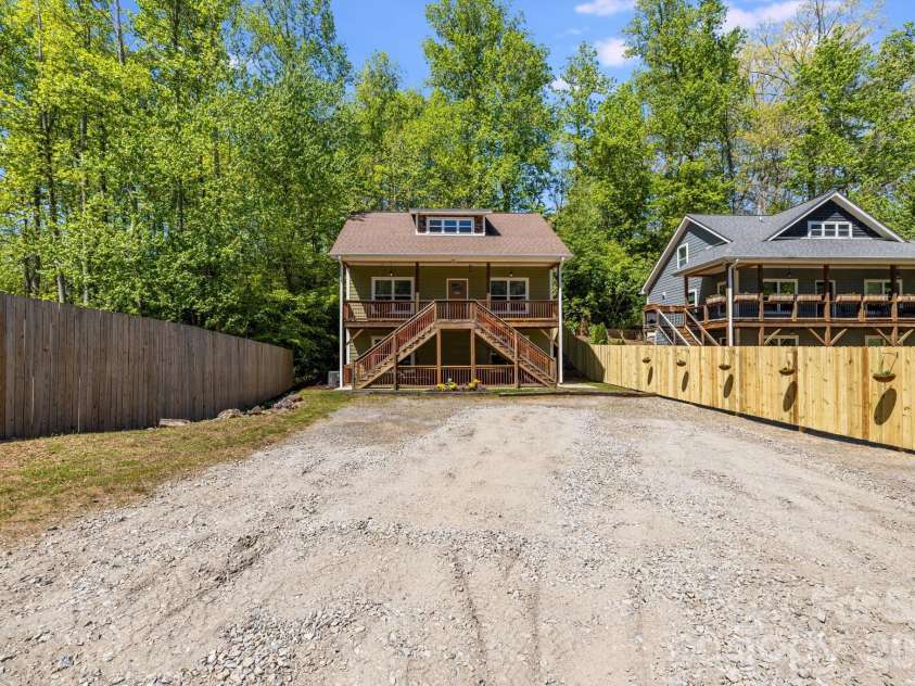 309 London Road, Asheville, NC 28803.  MLS# CAR4353923, YatesRealty ID 4025. 