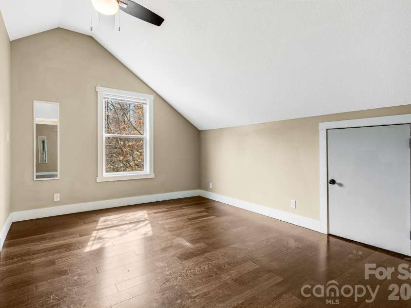 309 London Road, Asheville, NC 28803.  MLS# CAR4353923, YatesRealty ID 4025. Upper bedroom