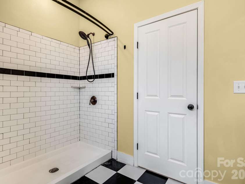 309 London Road, Asheville, NC 28803.  MLS# CAR4390562, YatesRealty ID 4025. 