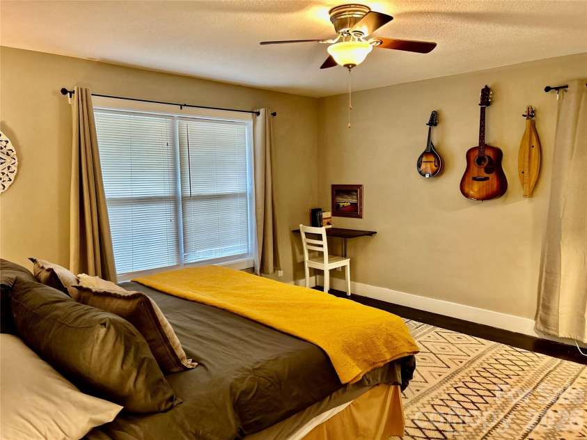 309 London Road, Asheville, NC 28803.  MLS# CAR4390562, YatesRealty ID 4025. 