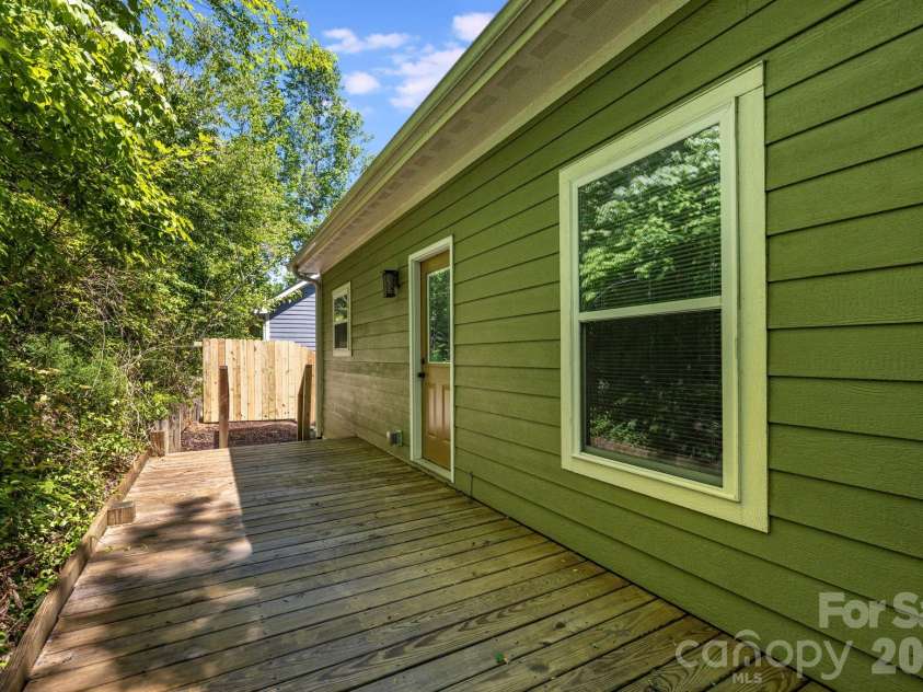 309 London Road, Asheville, NC 28803.  MLS# CAR4390562, YatesRealty ID 4025. 