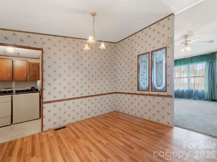 39 Spruce Street, Waynesville, NC 28786.  MLS# CAR4407545, YatesRealty ID 40250. 