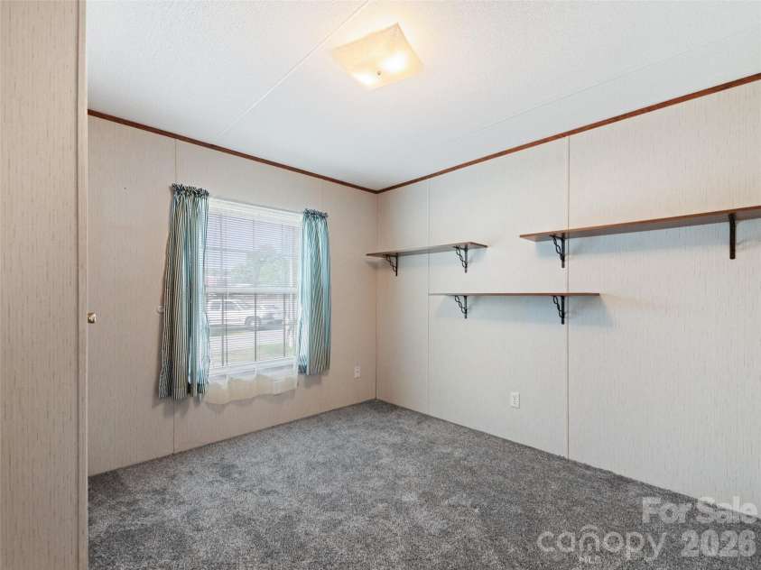39 Spruce Street, Waynesville, NC 28786.  MLS# CAR4407545, YatesRealty ID 40250. 