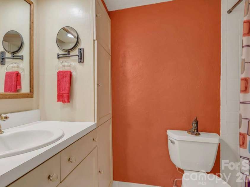 1590 Shulls Mill Road, Boone, NC 28607.  MLS# CAR4389715, YatesRealty ID 40251. Main-level bedroom suite bath