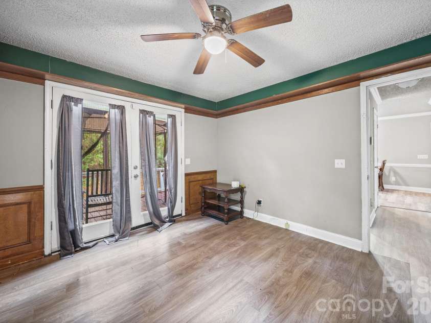 261 Lakeside Drive, Hartsville, SC 29550.  MLS# CAR4405269, YatesRealty ID 40254. 