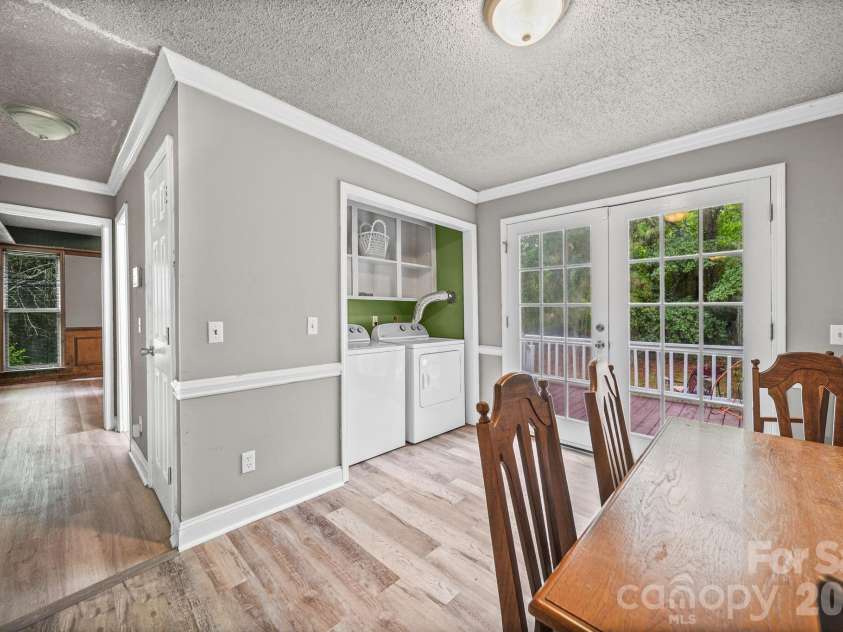 261 Lakeside Drive, Hartsville, SC 29550.  MLS# CAR4405269, YatesRealty ID 40254. 
