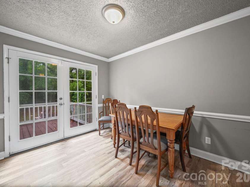 261 Lakeside Drive, Hartsville, SC 29550.  MLS# CAR4405269, YatesRealty ID 40254. 