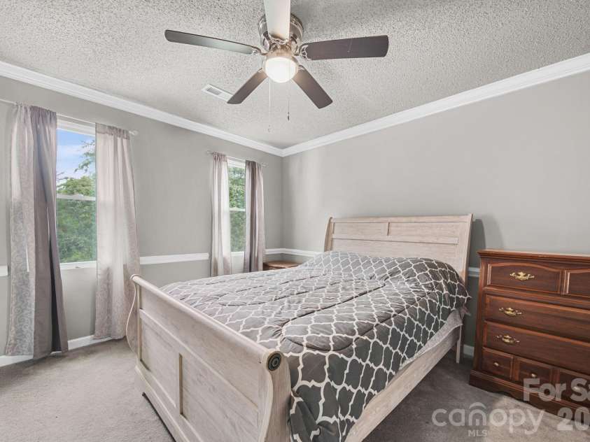 261 Lakeside Drive, Hartsville, SC 29550.  MLS# CAR4405269, YatesRealty ID 40254. 