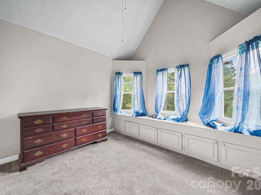 261 Lakeside Drive, Hartsville, SC 29550.  MLS# CAR4405269, YatesRealty ID 40254. 