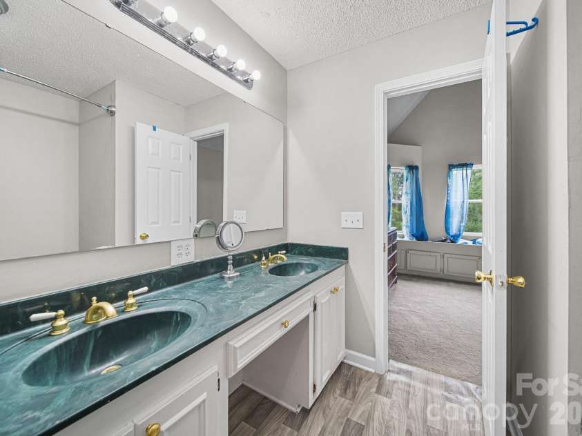261 Lakeside Drive, Hartsville, SC 29550.  MLS# CAR4405269, YatesRealty ID 40254. 