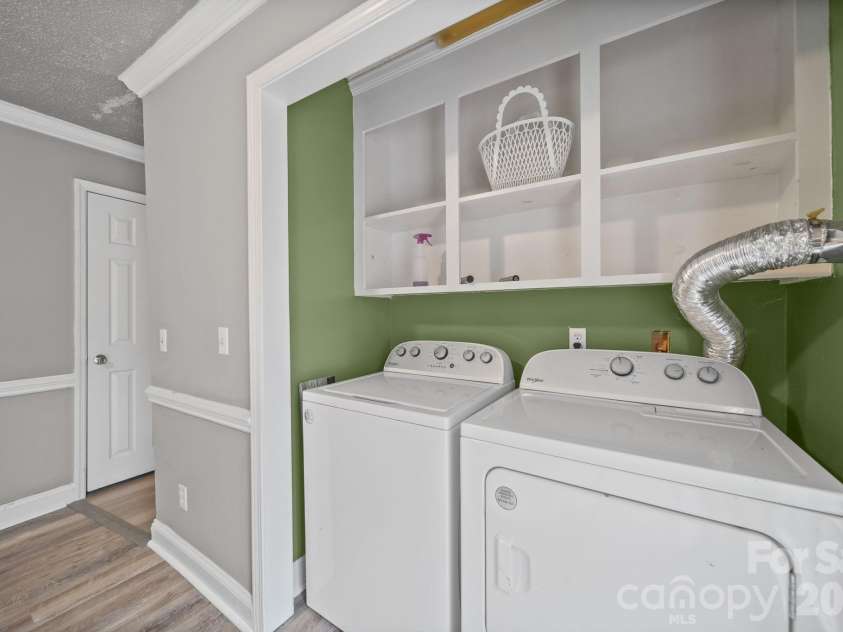 261 Lakeside Drive, Hartsville, SC 29550.  MLS# CAR4405269, YatesRealty ID 40254. 