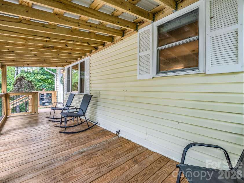 407 Hiawassee Avenue, Black Mountain, NC 28711.  MLS# CAR4406378, YatesRealty ID 40256. 