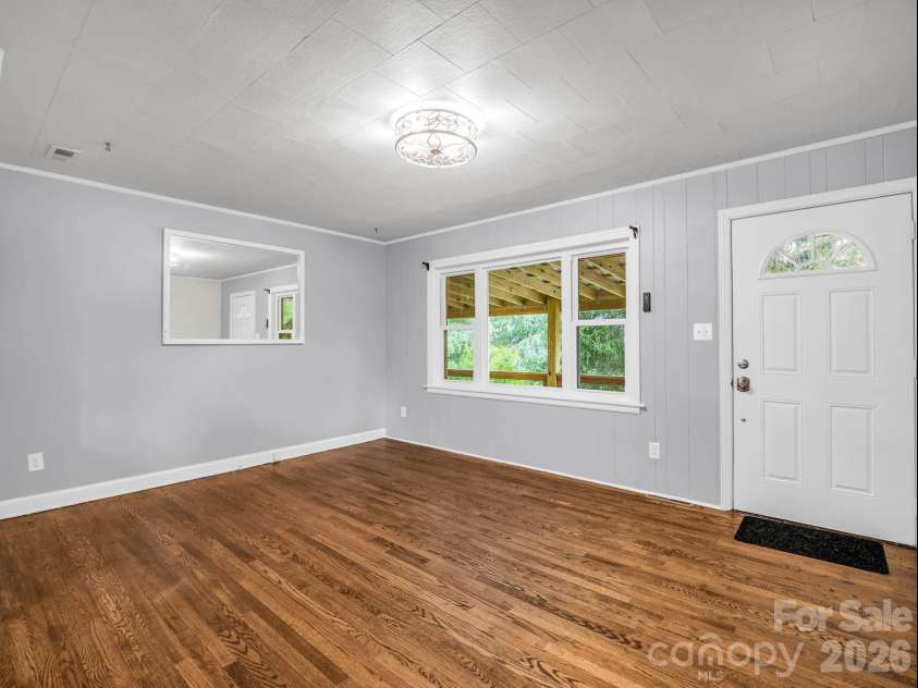 407 Hiawassee Avenue, Black Mountain, NC 28711.  MLS# CAR4406378, YatesRealty ID 40256. 