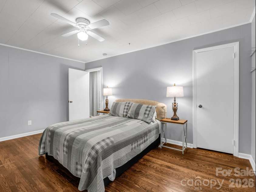 407 Hiawassee Avenue, Black Mountain, NC 28711.  MLS# CAR4406378, YatesRealty ID 40256. 