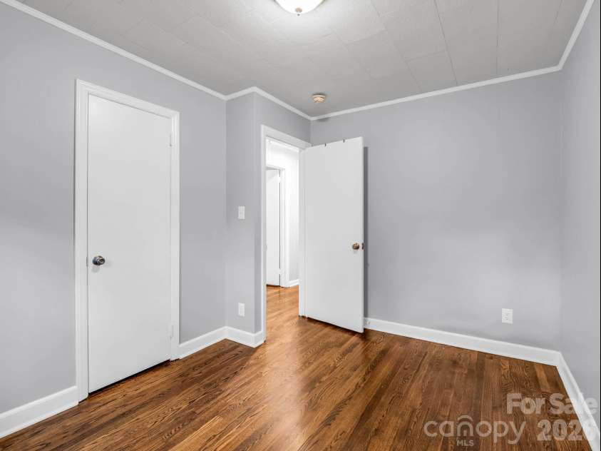 407 Hiawassee Avenue, Black Mountain, NC 28711.  MLS# CAR4406378, YatesRealty ID 40256. 
