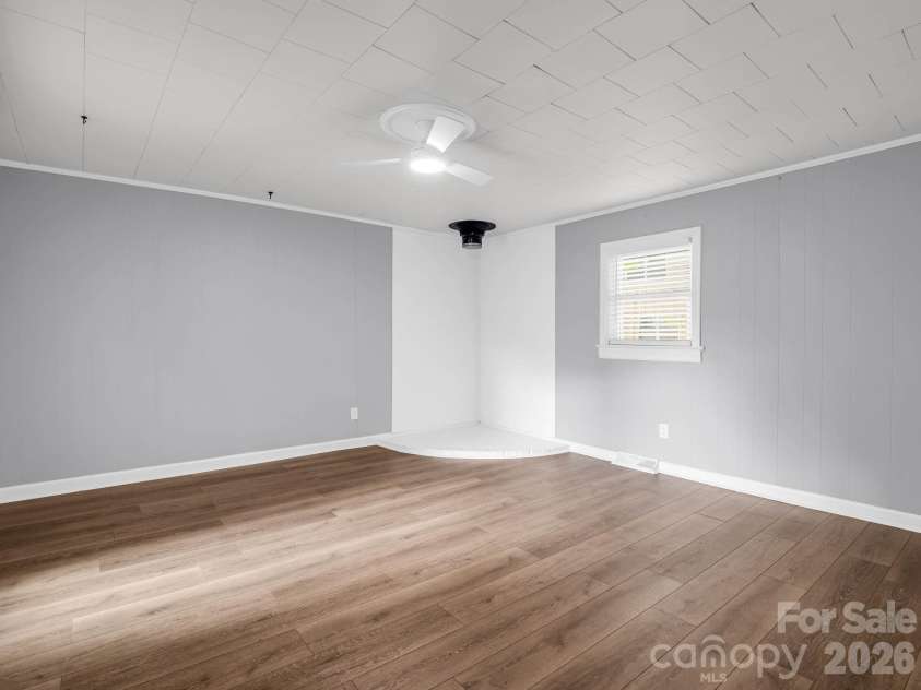 407 Hiawassee Avenue, Black Mountain, NC 28711.  MLS# CAR4406378, YatesRealty ID 40256. 