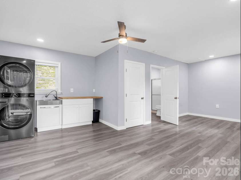 407 Hiawassee Avenue, Black Mountain, NC 28711.  MLS# CAR4406378, YatesRealty ID 40256. 