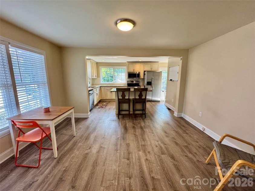 205 Tournament Drive, Concord, NC 28025.  MLS# CAR4407976, YatesRealty ID 40257. Dining room