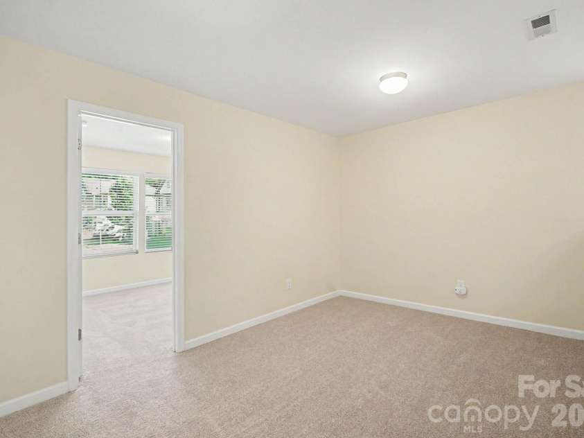 1118 Manston Place, Concord, NC 28025.  MLS# CAR4406300, YatesRealty ID 40258. Loft