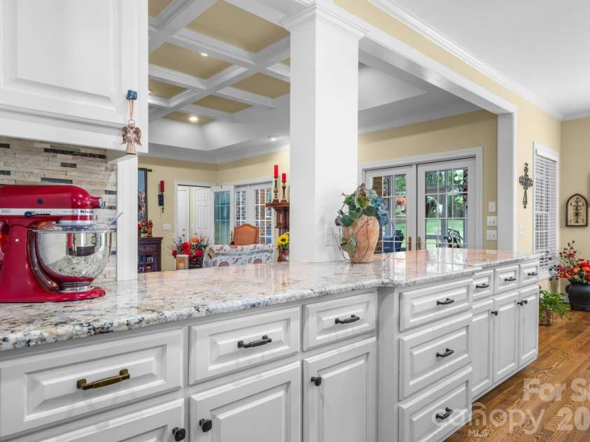 3740 Pinecrest Drive, Hickory, NC 28601.  MLS# CAR4405793, YatesRealty ID 40259. 