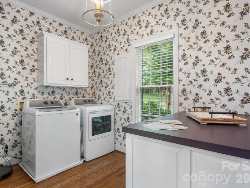 3740 Pinecrest Drive, Hickory, NC 28601.  MLS# CAR4405793, YatesRealty ID 40259. 