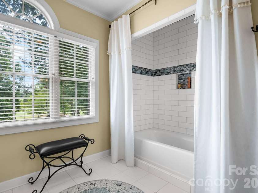3740 Pinecrest Drive, Hickory, NC 28601.  MLS# CAR4405793, YatesRealty ID 40259. 