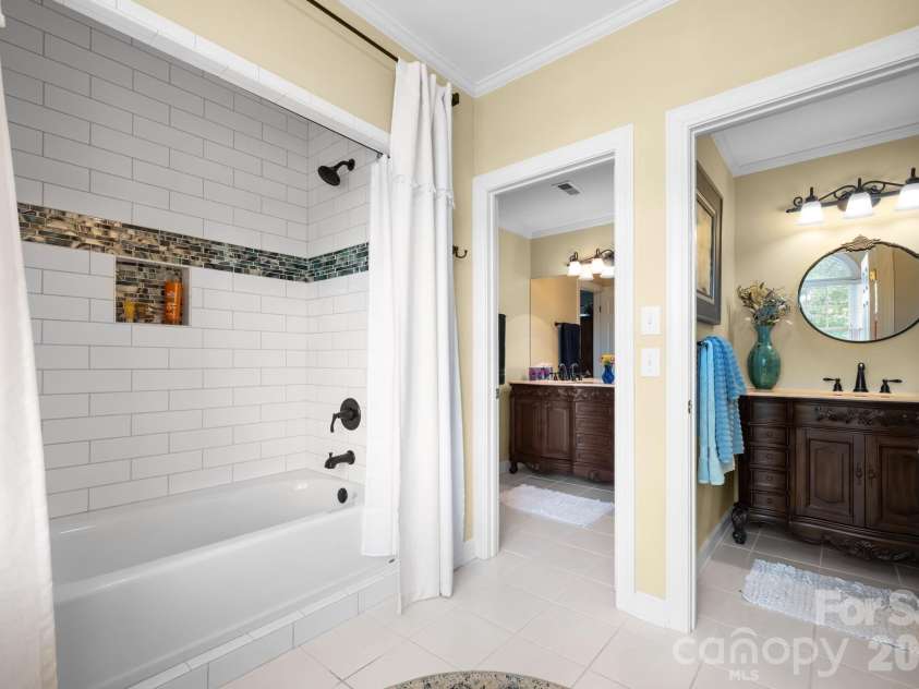 3740 Pinecrest Drive, Hickory, NC 28601.  MLS# CAR4405793, YatesRealty ID 40259. 