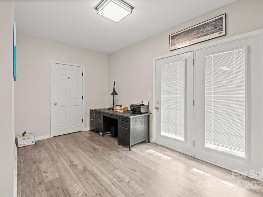 123 Scotch Irish Lane, Troutman, NC 28166.  MLS# CAR4240749, YatesRealty ID 4026. Office space