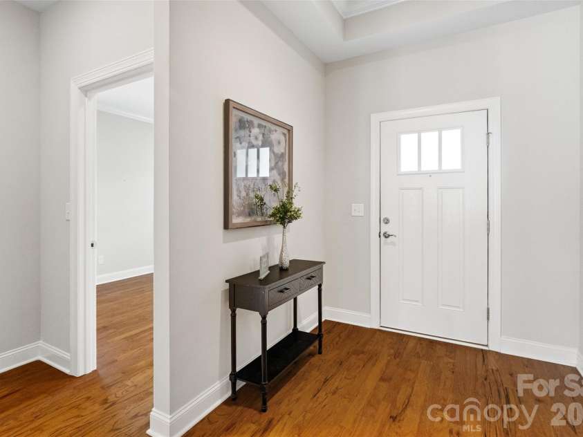 2106 Epworth Court, Waxhaw, NC 28173.  MLS# CAR4356029, YatesRealty ID 4026. Front entryway/foyer