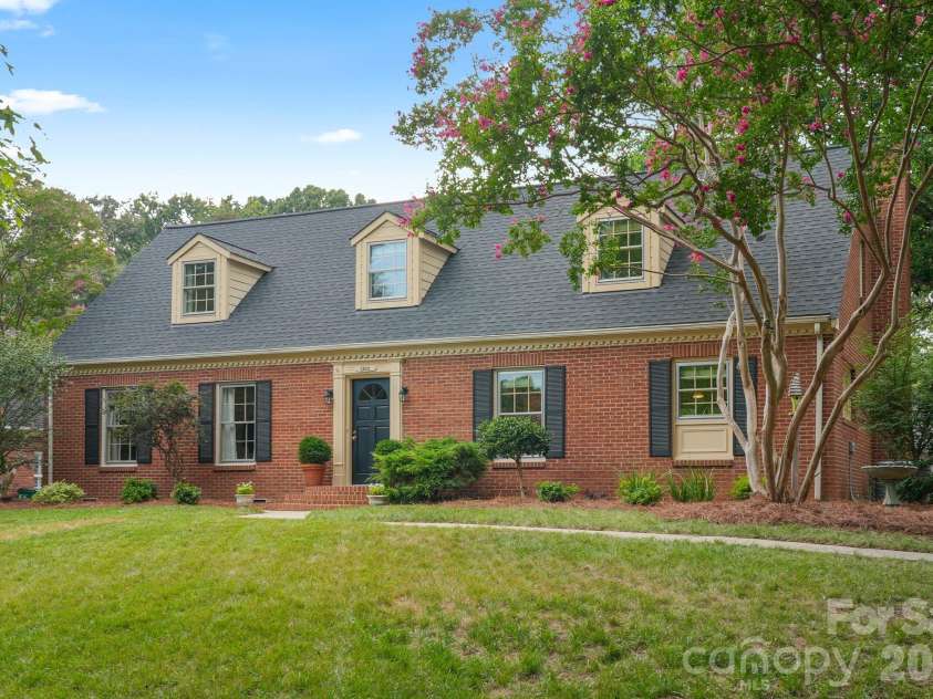 1300 Brockton Lane, Charlotte, NC 28226.  MLS# CAR4407307, YatesRealty ID 40264. 
