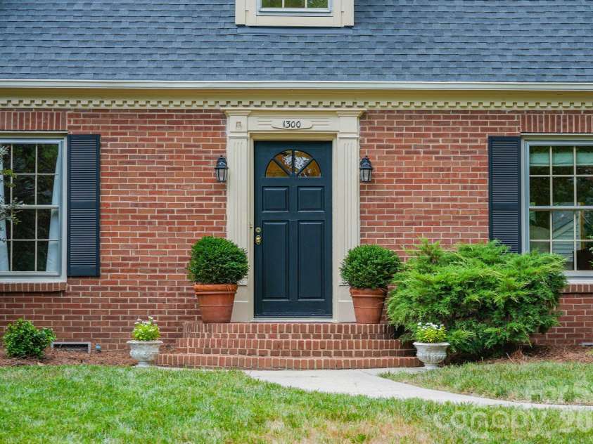 1300 Brockton Lane, Charlotte, NC 28226.  MLS# CAR4407307, YatesRealty ID 40264. 
