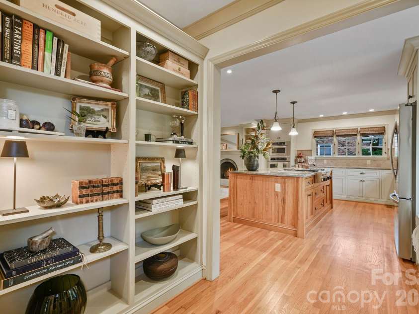 1300 Brockton Lane, Charlotte, NC 28226.  MLS# CAR4407307, YatesRealty ID 40264. 