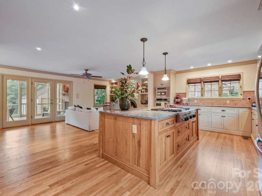 1300 Brockton Lane, Charlotte, NC 28226.  MLS# CAR4407307, YatesRealty ID 40264. 