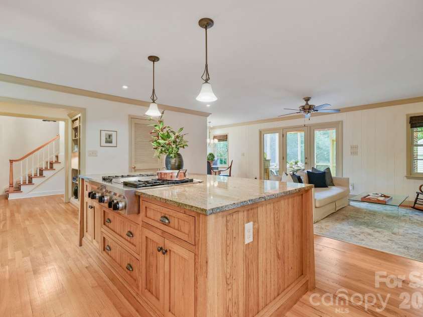 1300 Brockton Lane, Charlotte, NC 28226.  MLS# CAR4407307, YatesRealty ID 40264. 