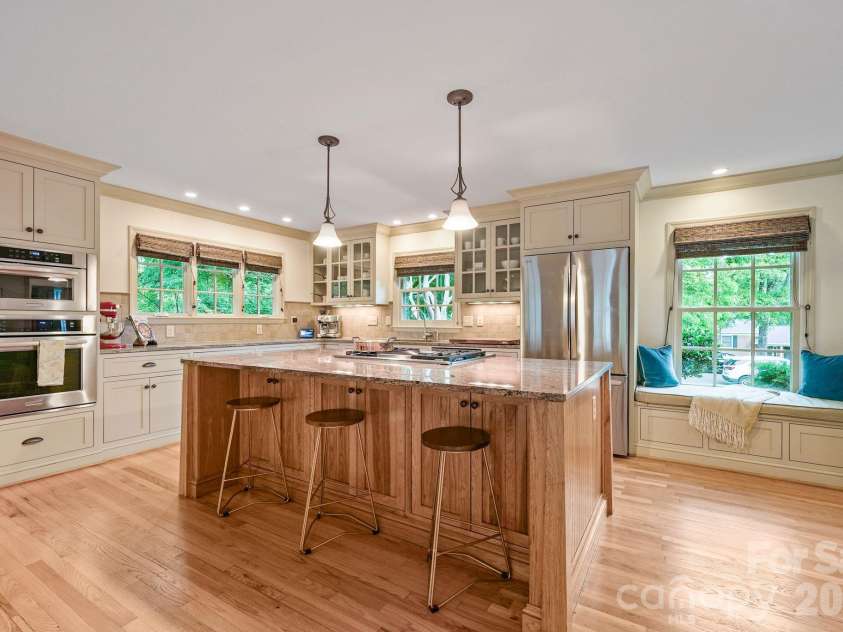 1300 Brockton Lane, Charlotte, NC 28226.  MLS# CAR4407307, YatesRealty ID 40264. 
