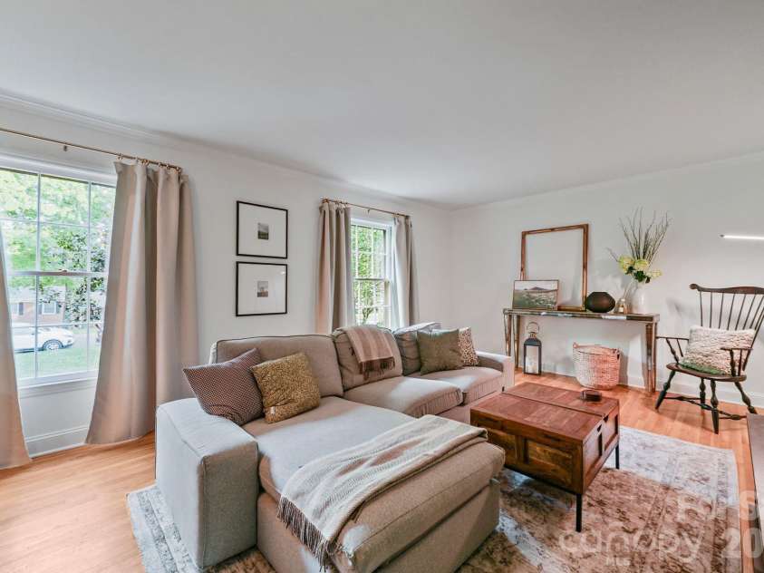 1300 Brockton Lane, Charlotte, NC 28226.  MLS# CAR4407307, YatesRealty ID 40264. 
