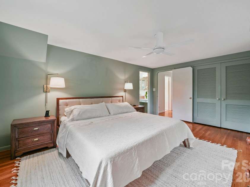 1300 Brockton Lane, Charlotte, NC 28226.  MLS# CAR4407307, YatesRealty ID 40264. 