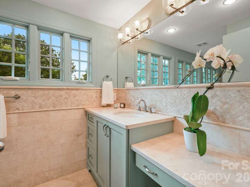 1300 Brockton Lane, Charlotte, NC 28226.  MLS# CAR4407307, YatesRealty ID 40264. 