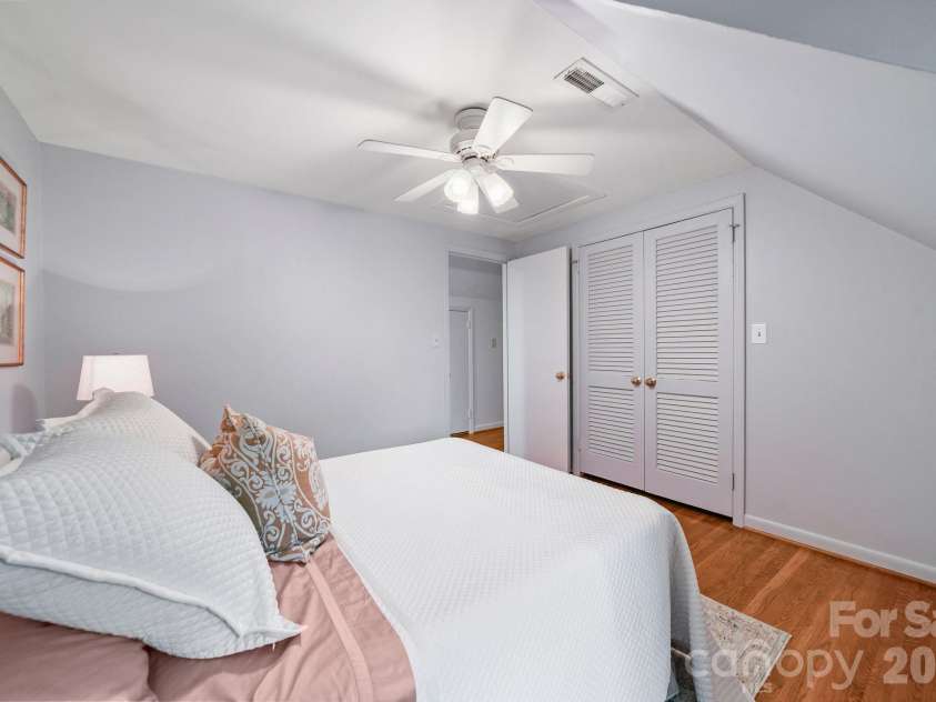 1300 Brockton Lane, Charlotte, NC 28226.  MLS# CAR4407307, YatesRealty ID 40264. 
