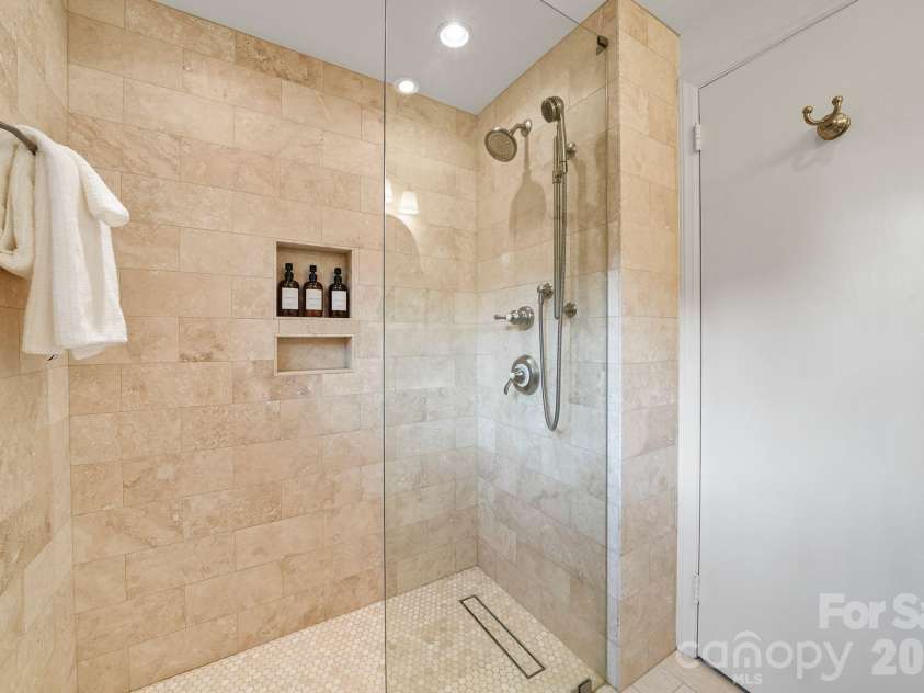 1300 Brockton Lane, Charlotte, NC 28226.  MLS# CAR4407307, YatesRealty ID 40264. 