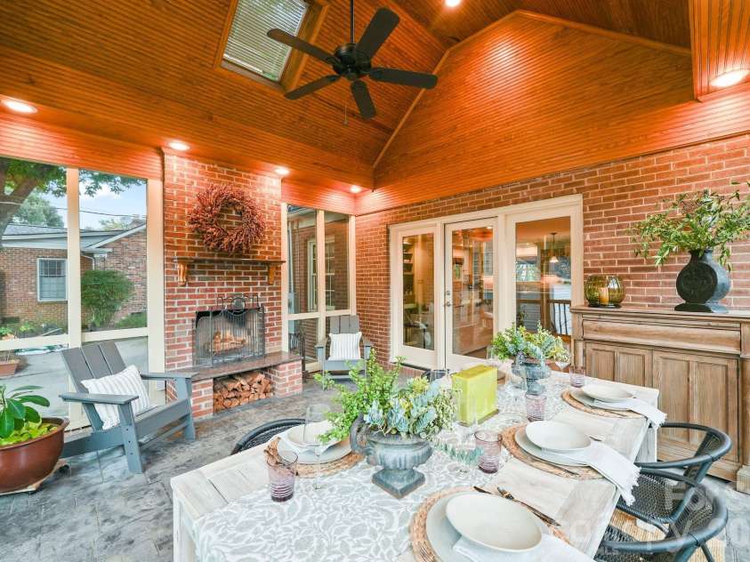 1300 Brockton Lane, Charlotte, NC 28226.  MLS# CAR4407307, YatesRealty ID 40264. 