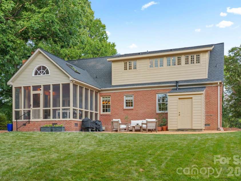 1300 Brockton Lane, Charlotte, NC 28226.  MLS# CAR4407307, YatesRealty ID 40264. 