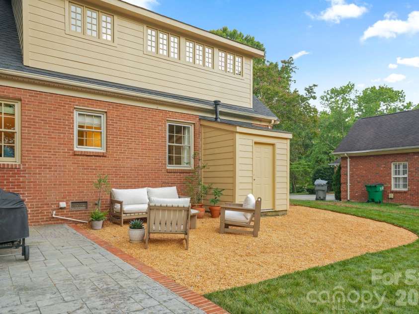 1300 Brockton Lane, Charlotte, NC 28226.  MLS# CAR4407307, YatesRealty ID 40264. 