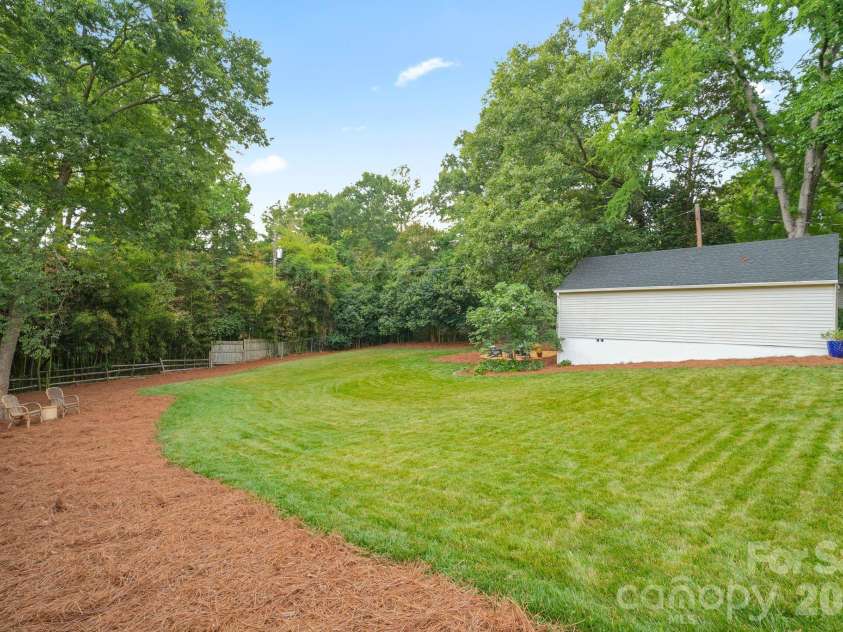 1300 Brockton Lane, Charlotte, NC 28226.  MLS# CAR4407307, YatesRealty ID 40264. 