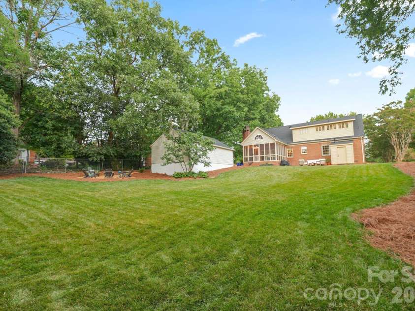 1300 Brockton Lane, Charlotte, NC 28226.  MLS# CAR4407307, YatesRealty ID 40264. 