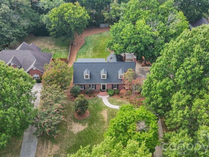 1300 Brockton Lane, Charlotte, NC 28226.  MLS# CAR4407307, YatesRealty ID 40264. 