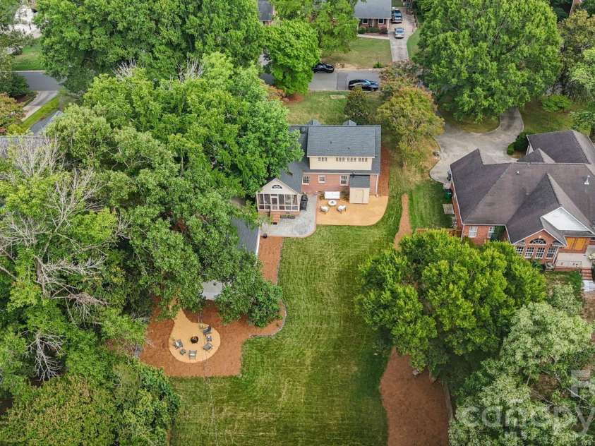 1300 Brockton Lane, Charlotte, NC 28226.  MLS# CAR4407307, YatesRealty ID 40264. 
