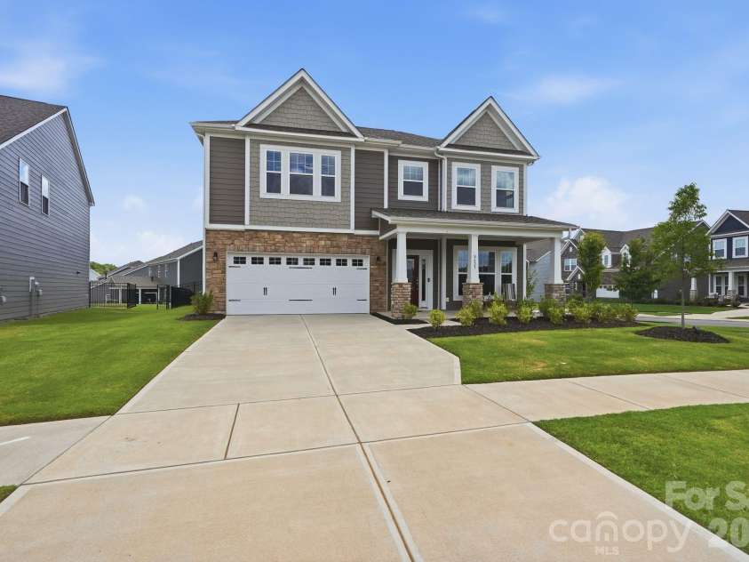 8625 Bridgegate Drive, Huntersville, NC 28078.  MLS# CAR4406961, YatesRealty ID 40265. 